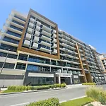 Lux Apartment With A Pool, Gym & Private Balcony
