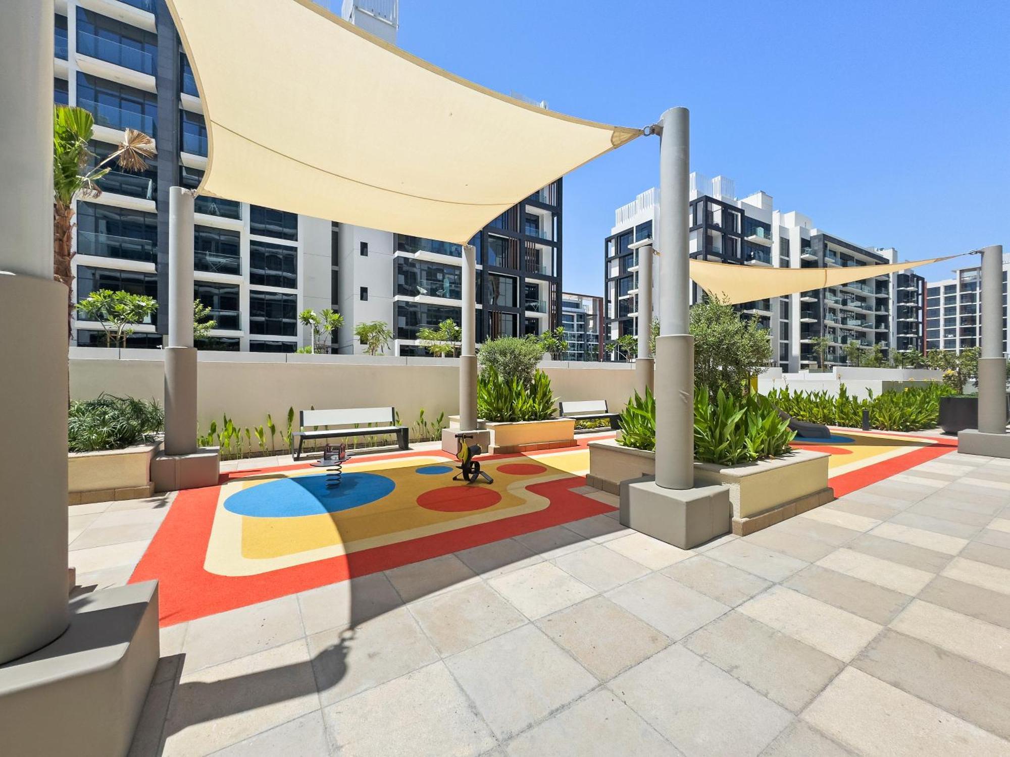 Lux With A Pool, Gym & Private Balcony * Dubai